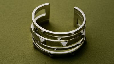 リング 《クルー・ド・フォルジュ》 PM | Hermès - エルメス-公式サイト